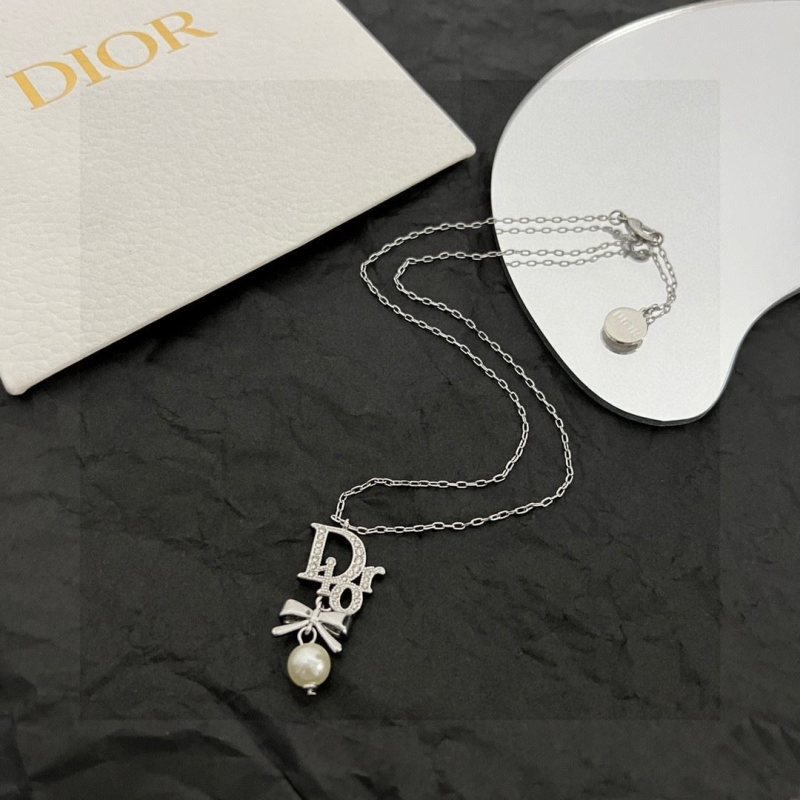 chr1st1an D10r necklaces